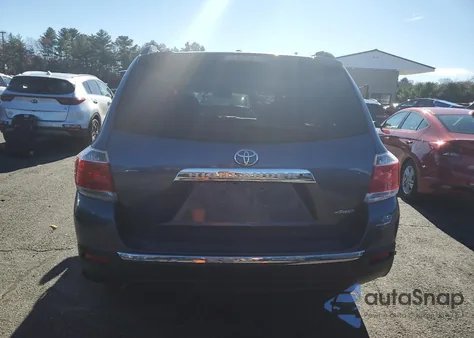 2011 Toyota Highlander Limited z USA, uszkodzony, nr VIN 5TDDK3EH4BS063064